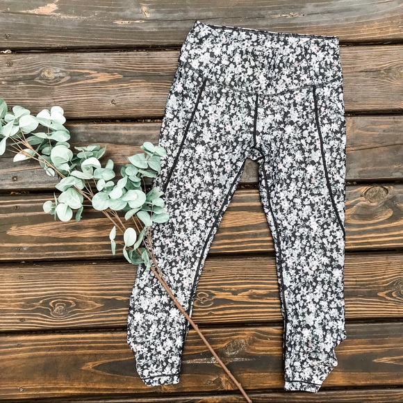 CALIA by Carrie Underwood Pants - Calia by Carrie Underwood Floral Capri Leggings
